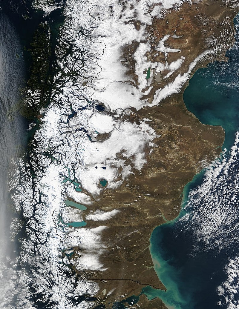 800px-Patagonia_Snow